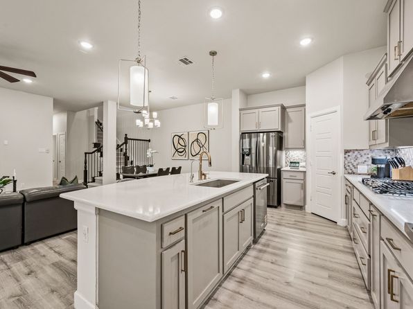 612 Courtyard Ln, Irving, TX 75039
