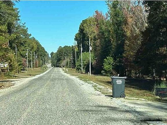 Exterior Neighborhood (street photo)