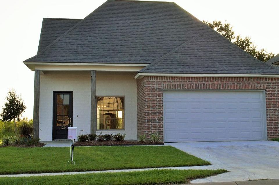 1st image of 120 Golden Cypress Dr
