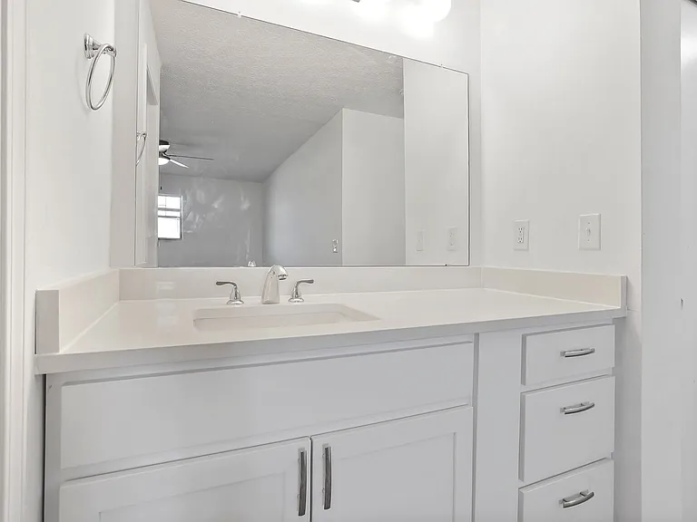 1747 Hightower Dr — Photo 23