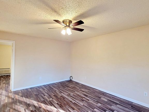 2nd image of 202 Park Cir