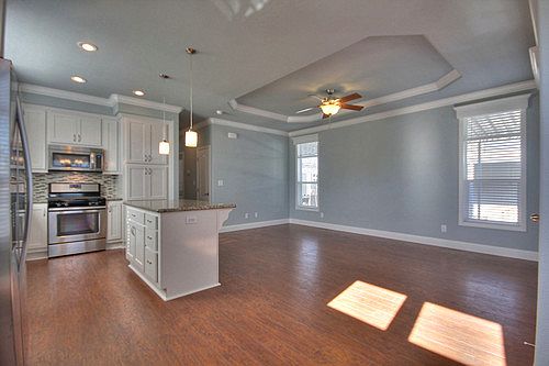 5th image of 325 Sylvan Ave Spc 107