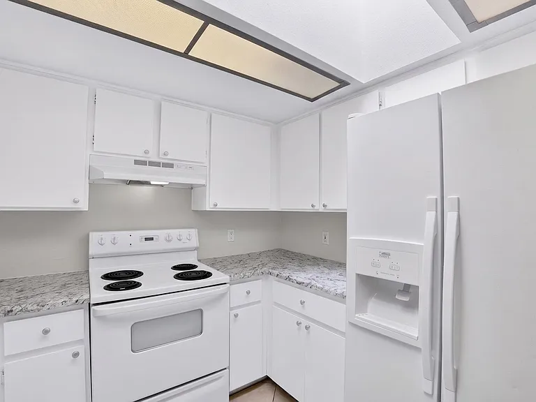 517 W Duke Dr — Photo 17