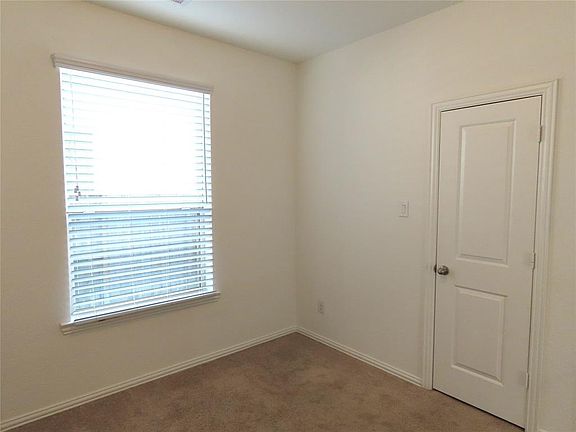 4th image of 3723 Amoroso Dr