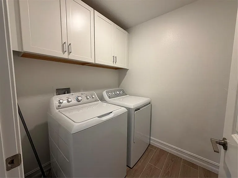 1523 W Chestnut St — Photo 18