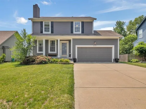 21225 W 120th Ter, Olathe, KS 66061