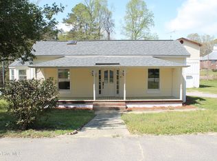 136 Phillips St, Cameron, NC 28326