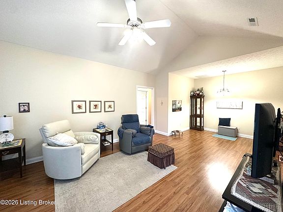 5th image of 105 Floyd Ct