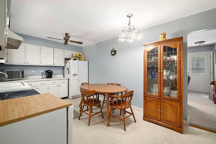 360 David Ct — Photo 4