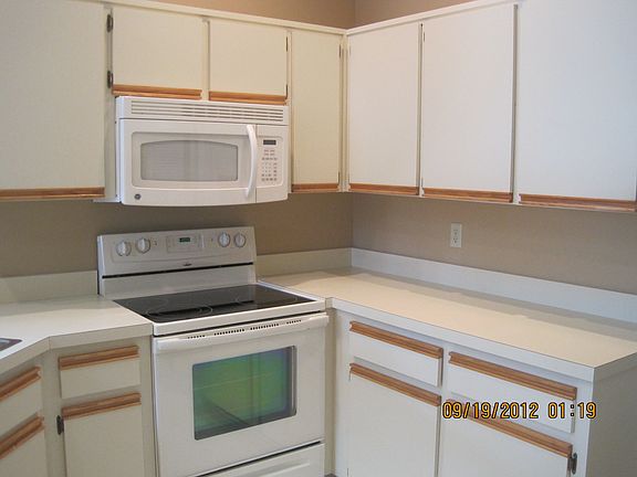 3rd image of 2009 Dutchess Ln