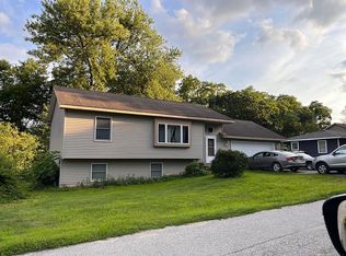 4913 W Orchard Dr, McHenry, IL 60050