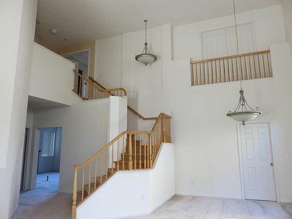 2nd image of 6 Deer Hill Ct
