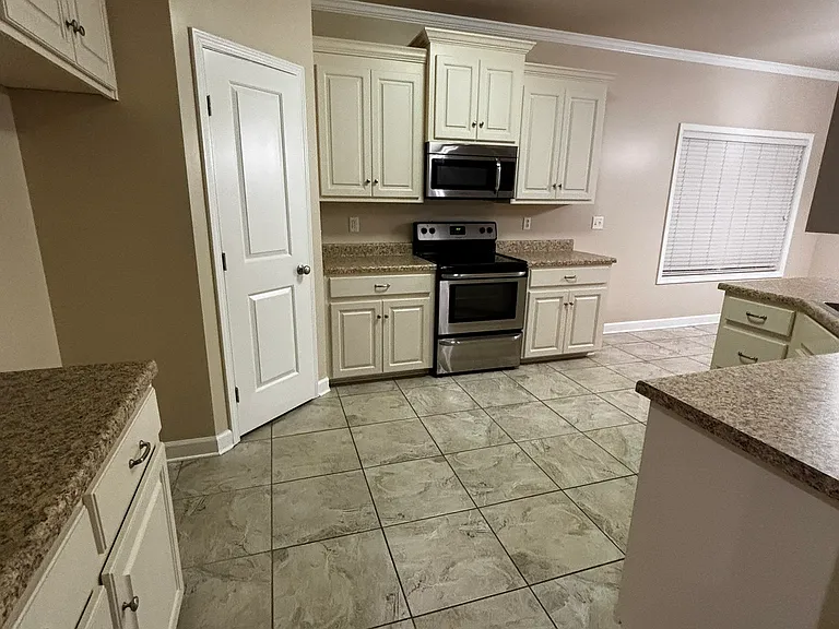 121 Tanglewood Dr — Photo 13
