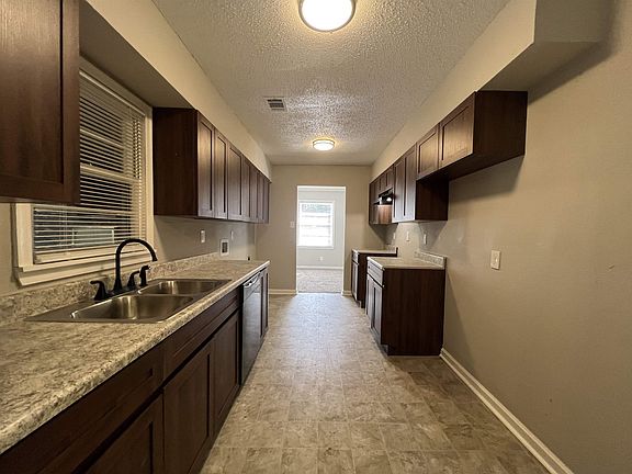 3rd image of 500 Sullivan Dr