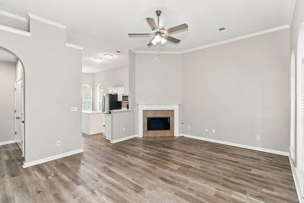 3 bed, 2.0 bath, 1500 sqft, $1,875 — Photo 4