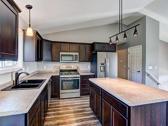 2nd image of 1319 Woodale Ct