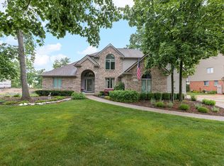 8617 Deanna Ln, Shelby Township, MI 48317
