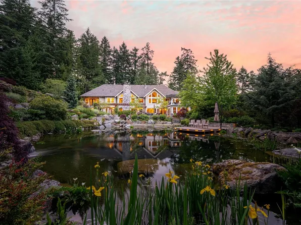 441 Glendower Rd, Saanich, BC V9E 2B8