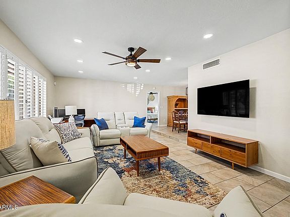4th image of 1822 E TULANE Drive