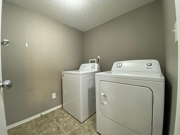 3rd image of 11933 94th St NW