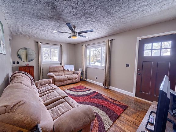 3rd image of 3909 Leemar Dr
