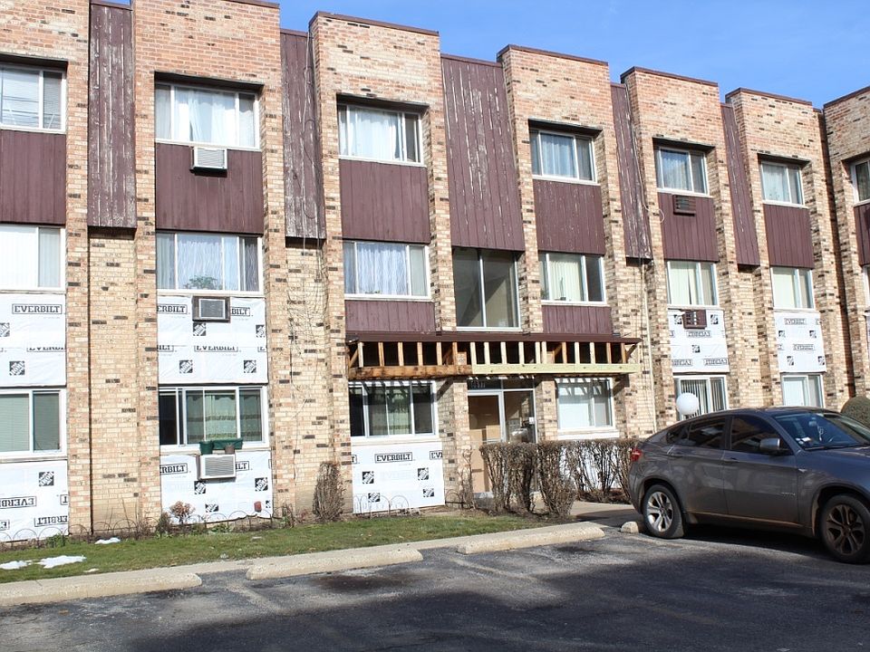 1st image of 8617 W Foster Ave Unit 1C