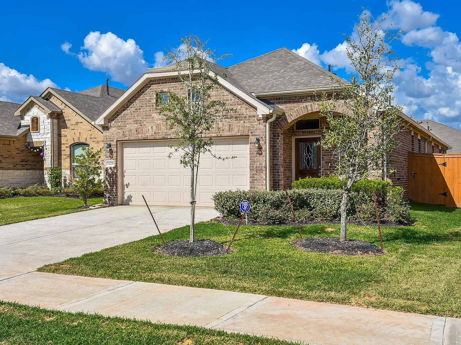 3 bed, 3.0 bath, 1765 sqft, $2,350 — Photo 2