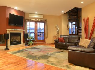 320 77th St APT 3A, Brooklyn, NY 11209