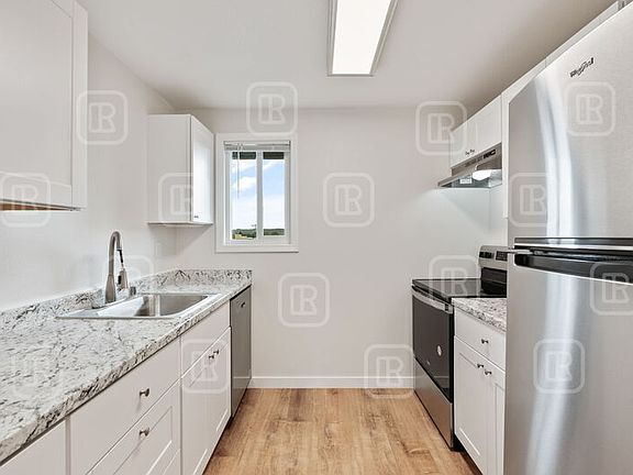 3rd image of 2914 N Hogan St APT 6