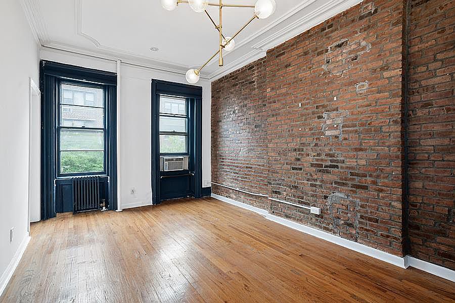1st image of 224 E 18th St APT 3A