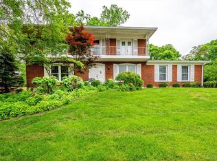 1513 Oak Knoll Ct, Fairfield, OH 45014