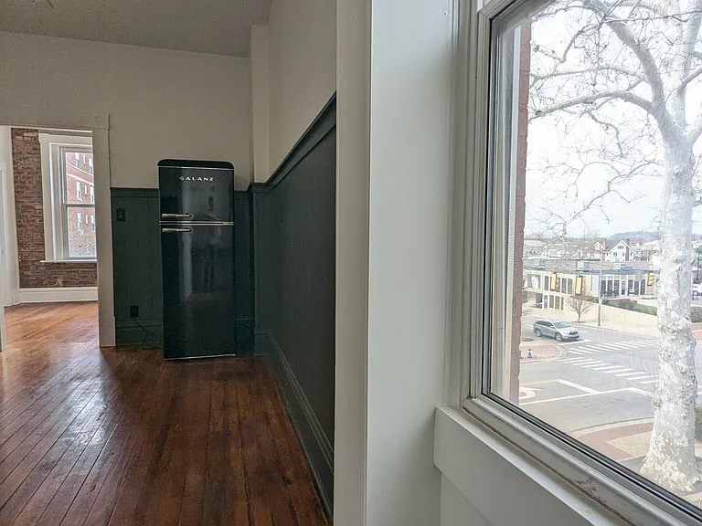 128 N Broad St — Photo 22