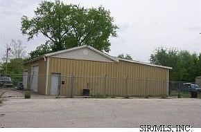 2nd image of 2940 Black Ln