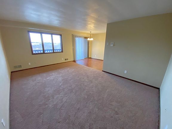 2nd image of 491 Lovers Ln #20