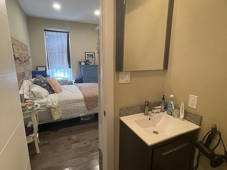 4212 Chester Ave #2F — Photo 7