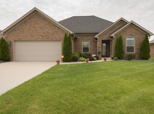 7094 Plum Creek Dr, Sellersburg, IN 47172