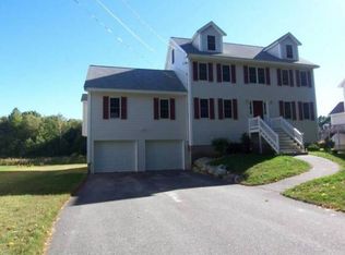 7 Hardwood Dr, Billerica, MA 01821