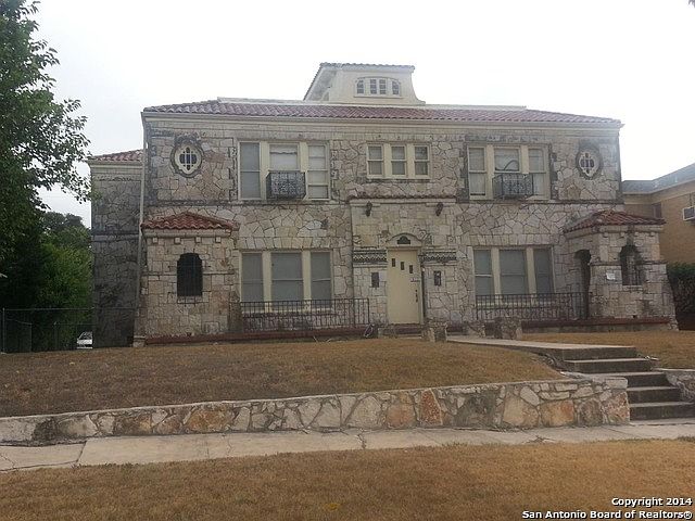 1st image of 412 Club Dr APT 1