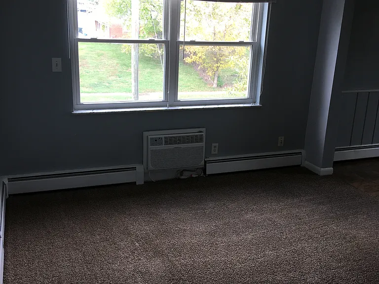 927 Mohawk Trl — Photo 2