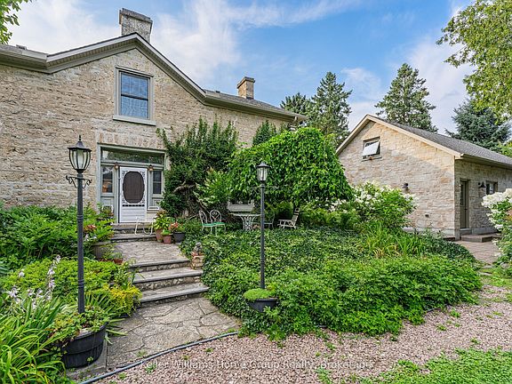 4th image of 768 Bon Accord St