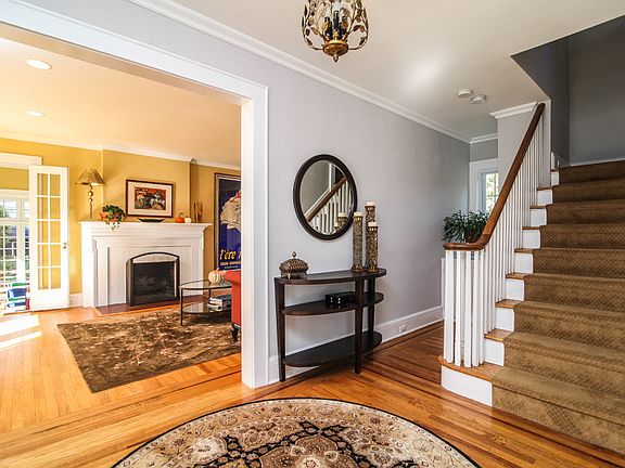 2nd image of 217 Edgewood Ter