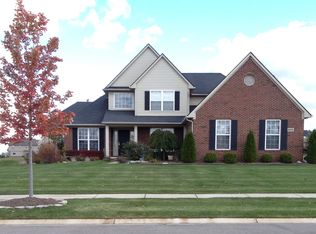 26340 Daria Cir W, South Lyon, MI 48178