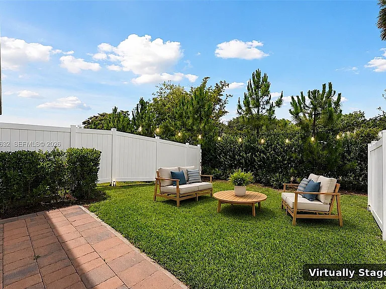 4825 Dillion St — Photo 52