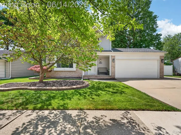 21659 Birch St, Woodhaven, MI 48183
