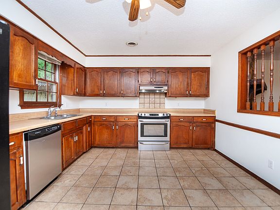 4th image of 118 Mistybrook Dr