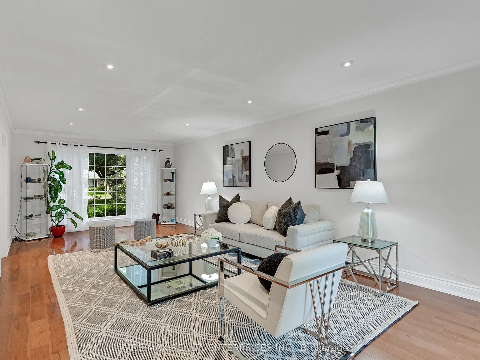 4 bed, $5,700 — Photo 4