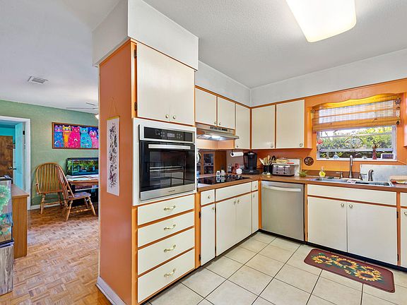 4th image of 16 Chelsea Dr NW