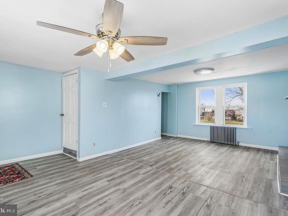 3rd image of 635 Elroy Rd