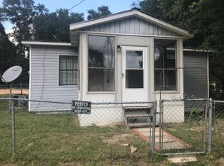 718 E Robinson Ave, Crestview, FL 32539