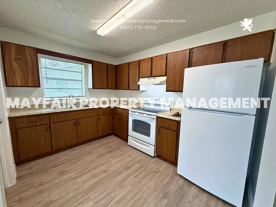 692 Neil Rd #704
